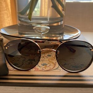 Quay Australia- Round Metal Sunglasses